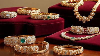 Gold Rate Today: गिर गए सोने के दाम? छठ पूजा पर कितना हुआ गोल्ड का भाव, चेक करें लेटेस्ट रेट