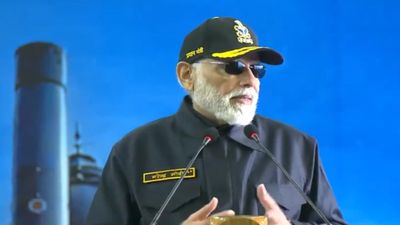 PM Modi ने INS विक्रांत पर सशस्त्र बलों के साथ मनाई दिवाली, कहा- सैनिकों के ताकत के सामने महासागर भी फीका