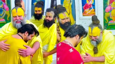 VIDEO: 'माया जाल में फंसे थे', प्रेमानंद महाराज और पंडित धीरेंद्र कृष्ण शास्त्री के बीच क्या-क्या बातचीत हुई?