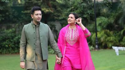 परिणीति चोपड़ा और राघव चड्ढा के घर गूंजी किलकारी, दिवाली के पहले घर में आया नन्हा मेहमान