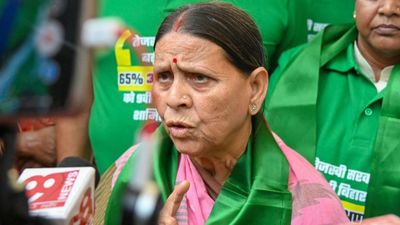 'मोदी ने देश बेच दिया', NDA सरकार पर भड़कीं राबड़ी देवी, पुत्र मोह में तेज प्रताप यादव के बारे में क्या बोल गईं?