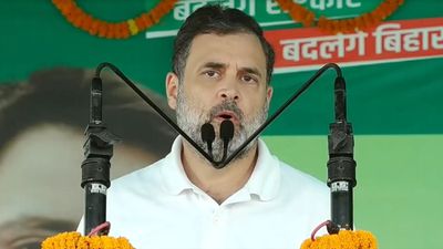 'वोट के लिए मोदी से नाचने के लिए कहेंगे, तो वह नाचेंगे', मुजफ्फरपुर की रैली में राहुल गांधी ने पीएम पर कसा तंज