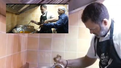 Rahul Gandhi ने दिवाली पर बनाई इमरती और लड्डू, मशहूर दुकान मालिक ने कर दी ये बड़ी डिमांड, Video वायरल 