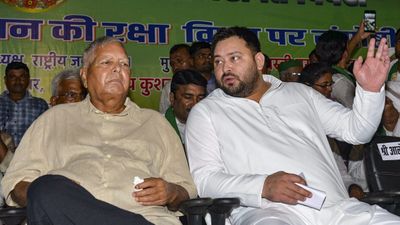 Bihar Chunav: आरजेडी कैंडिडेट्स लिस्ट में MY का दम, 143 में से 51 यादव, कितने सवर्णों को दिया टिकट?