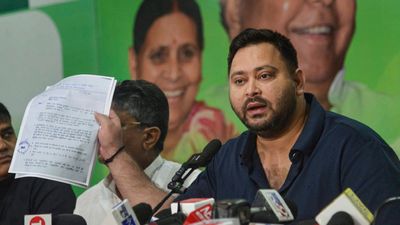 Bihar Election 2025: महागठबंधन का CM चेहरा होंगे तेजस्वी, मुकेश सहनी होंगे डिप्टी CM फेस, हुआ ऐलान