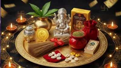 पैसा ही पैसा होगा! Dhanteras 2025 पर भूलकर भी खाली हाथ न आएं, ये रही 13 गुना धन बरसाने वाली वस्तुओं की लिस्ट!