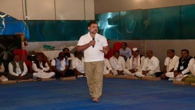 पचमढ़ी में राहुल गांधी का तीखा हमला: 'वोट चोरी के 'H फाइल्स' खोले, बिहार चुनाव से पहले कांग्रेस का बड़ा आरोप