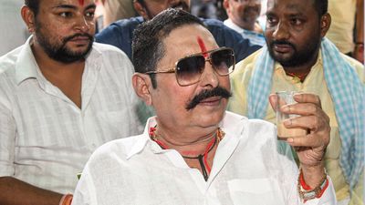 Anant Singh: अनंत सिंह अब चुनाव लड़ेंगे या नहीं? गिरफ्तारी के बाद खुद उन्होंने अपने Facebook पोस्ट में बताया