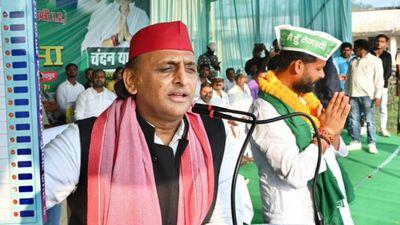 'उनके चुनावी दुल्हा भी ये जान गए हैं सीएम नहीं बनने वाले', माेतिहारी चुनावी रैली में अखिलेश यादव ने कसा तंज