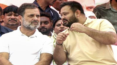Bihar Chunav 2025 Results: तेजस्वी-राहुल को अभी से सताने लगा विधायकों के बिकने का डर? बना रहे सेफ्टी प्लान