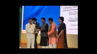 छत्तीसगढ़ बना ‘टॉप अचीवर’: उद्योग संगम में सुधार और विकास का नया मॉडल पेश, निवेशकों का भरोसेमंद केंद्र बना राज्य