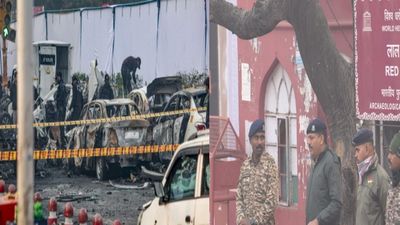 Delhi Bomb Blast: ब्लास्ट इतना भीषण था, लोगों के उड़े चीथड़े, एक शख्स का शव जमीन पर नहीं यहां लटका मिला