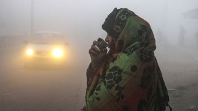 Delhi NCR Weather Update: क्या आज बारिश धोएगी दिल्ली का प्रदूषण? मौसम विभाग ने की बड़ी भविष्यवाणी