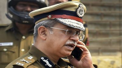 Delhi Blast: गृहमंत्री अमित शाह ले रहे घटना की डिटेल, दिल्ली पुलिस कमिश्नर ने दिया अब तक के हालात का अपडेट
