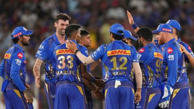 MI IPL 2026: मुंबई इंडियंस ने जारी की रिलीज प्लेयर्स की फाइनल लिस्ट, 9 खिलाड़ियों को किया बाहर