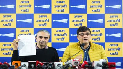 गुजरात सरकार पर AAP का हमला, आदिवासी हितों की अनदेखी का लगाया आरोप