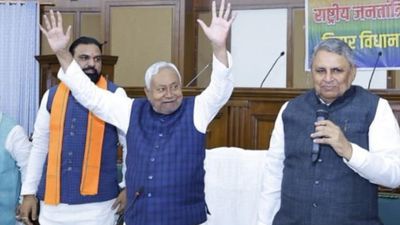 Bihar: नीतीश का 'मास्टरस्ट्रोक' तैयार! BJP को पछाड़ JDU बन जाएगी 'सबसे बड़ी पार्टी', समझिए गेम प्लान