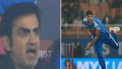 IND vs SA: अर्शदीप सिंह की गलती पर भड़के गौतम गंभीर, LIVE मैच में दिखा कोच का रौद्र रूप, वीडियो वायरल