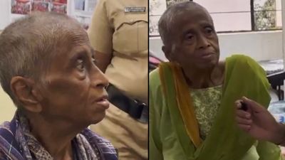 मुंबई में भीख मांग रही ये महिला क्या सच में हैं फेमस किक्रेटर की पत्नी? Viral Video की आखिर क्या है सच्चाई
