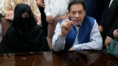 Pakistan News: क्या है 'बुलगारी ज्वेलरी सेट'केस? जिसमें इमरान खान और उनकी पत्नी को मिली 17 साल की सजा