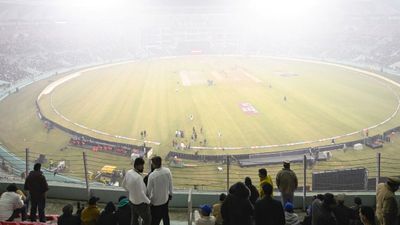 कोहरे की चादर में सिमटा भारत-दक्षिण अफ्रीका टी20, बिना टॉस मुकाबला रद्द, लखनऊ की जहरीली हवा ने छीना रोमांच