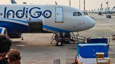 Indigo Crisis: इंडिगो के CEO को DGCA ने कारण बताओ नोटिस जारी किया, 24 घंटे में मांगा जवाब, दी ये सख्‍त चेतावनी