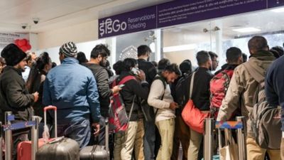 Indigo ने यात्रियों के रिफंड किए  610 करोड़ रुपये, क्‍या ट्रैक पर वापस लौटी फ्लाइट सर्विस?  