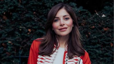 कॉन्सर्ट में भीड़ से निकलकर एक शख्स ने की कनिका कपूर के साथ गलत हरकत, वीडियो हो गया वायरल 