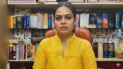 Nazia Elahi Khan: कौन हैं नाजिया सनातनी? IndiGo स्टाफ से बदसलूकी मामले में कैसे फंसी? BJP से है गहरा नाता