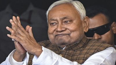 Nitish Kumar Hijab Row: हिजाब विवाद के बाद नीतीश कुमार को एक और धमकी, इस बार पाकिस्तान से है कनेक्शन