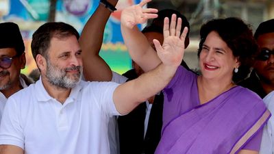 'प्रियंका गांधी को प्रधानमंत्री बनाइए', कांग्रेस सांसद ने क्यों की मांग, राहुल गांधी के PM बनाने पर क्या कहा?