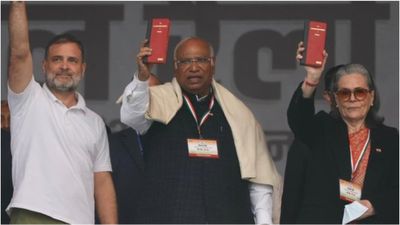 'मोदी का कॉन्फिडेंस खत्म,शाह की भी बहादुरी निकल जाएगी', दिल्ली रैली में राहुल गांधी का बड़ा हमला, 5 बड़ी बातें