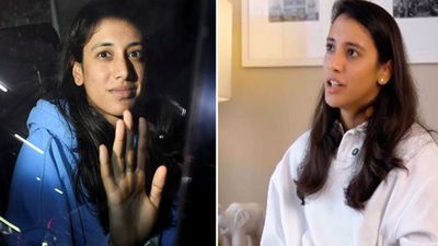 Smriti Mandhana के हाथ से गायब हुई सगाई की रिंग, नई फोटो ने बढ़ाई टेंशन! क्या टूट गई है पलाश मुच्छल से शादी?