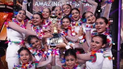 India's Got Talent 11 Winner: कोलकाता के 'अमेजिंग अप्सरास' बने विजेता, ट्रॉफी के साथ कितनी मिली प्राइज मनी?