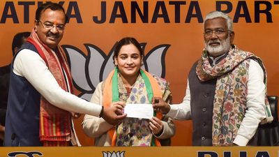 Aparna Yadav Divorce: अपर्णा यादव की BJP से होगी छुट्टी? 'तलाक' से लेकर KGMU तक, वो 5 कांड जिसने कराई किरकिरी