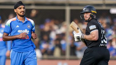 IND vs NZ: अर्शदीप सिंह का पारा हुआ हाई! सरेआम गाली देने वाले फैन को सिखाया सबक, वीडियो वायरल