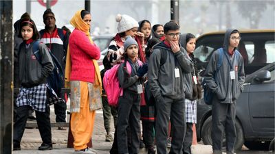 Bihar School Closed: ठंड ने बढ़ाई टेंशन, बिहार में 8 जनवरी तक स्कूल बंद, 9वीं–12वीं का बदला टाइमटेबल, हर अपडेट