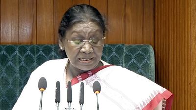 Droupadi Murmu Budget Speech: नारी शक्ति से वंदे भारत तक राष्ट्रपति ने दिया 'न्यू इंडिया' का रिपोर्ट कार्ड