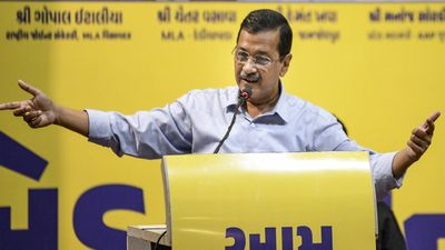 Gujarat AAP News: गुजरात में बढ़ रहा आप का ग्राफ, कांग्रेस को पछाड़कर आम आदमी पार्टी बनी दूसरी ताकत