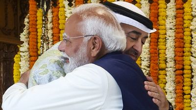  रक्षा से AI तक:  दिल्ली में UAE राष्ट्रपति शेख मोहम्मद का दौरा, 5 समझौते और 7 रणनीतिक फैसले