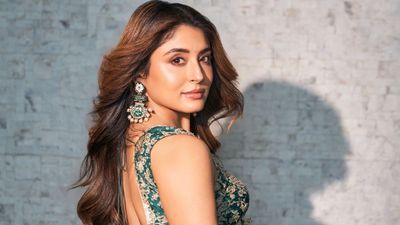 7 साल बड़े तलाकशुदा मर्द से दिल लगा बैठी ये Hot हसीना, 'लिपलॉक' सीन से छोटे पर्दे पर मचाया था धमाल