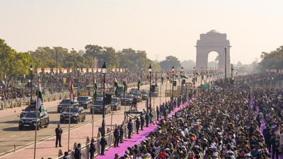 Republic Day 2026: पाकिस्तान, चीन और नेपाल में कब मनाया जाता है गणतंत्र दिवस? चौंका देगा इतिहास