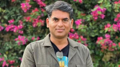 Saurabh Dwivedi: कितनी थी सौरभ द्विवेदी की सैलरी? होश उड़ाने वाली रकम आई सामने, राष्ट्रपति से भी ज्यादा वेतन!