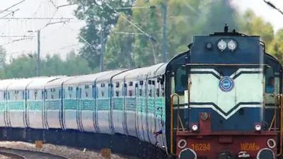 Railway Cancelled Trains List: अगले 2 महीनों तक रद्द रहेंगी ये ट्रेनें, देख लें कैंसिल ट्रेनों की पूरी लिस्ट