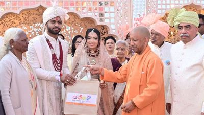 Shivendra Sachan कौन हैं? UP सरकार के मंत्री Rakesh Sachan की बेटी Rashi के बने दूल्हा, जानें क्या करते हैं?