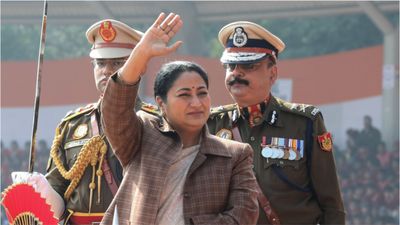 Republic Day 2026: CM रेखा गुप्ता ने तिरंगा फहराकर खोला 11 महीने का रिपोर्ट कार्ड, गिनाईं दिल्ली की उपलब्धियां