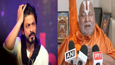 'हीरो नहीं गद्दार है', शाहरुख खान पर क्यों आगबबूला हुए आचार्य रामभद्राचार्य? धर्मगुरुओं ने भी जताई नाराजगी