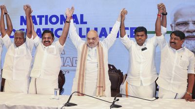 Tamil Nadu Chunav: तमिलनाडु में NDA की ताकत दिखाने की तैयारी, अमित शाह ने संभाली गठबंधन की कमान