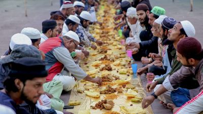 Aaj Iftar Ka Waqt Kya Hai: आज इफ्तार का समय क्या है? Hyderabad-Kolkata समेत 13 शहरों में इफ्तारी कब? 