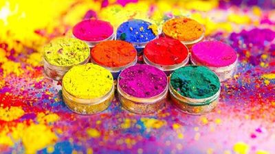 Eco Friendly Holi 2026: इस बार की होली को ऐसे बनाएं खास, जिम्मेदारी के रंगों से सजाएं खुशियों का त्योहार